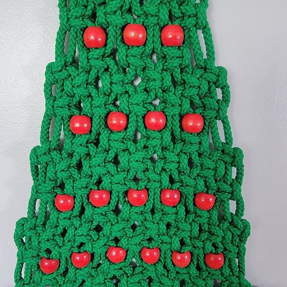 Macrame Christmas Tree Boho VTG Wall Hanging Green Red Holidays Winter Festive - Picture 3 of 7